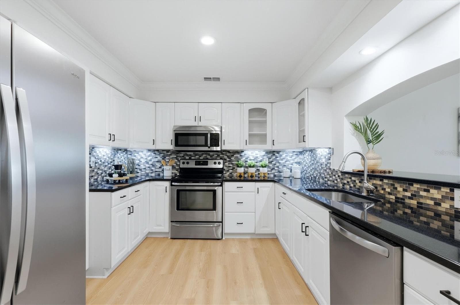 Kitchen - 7313 STARFISH DR, SARASOTA