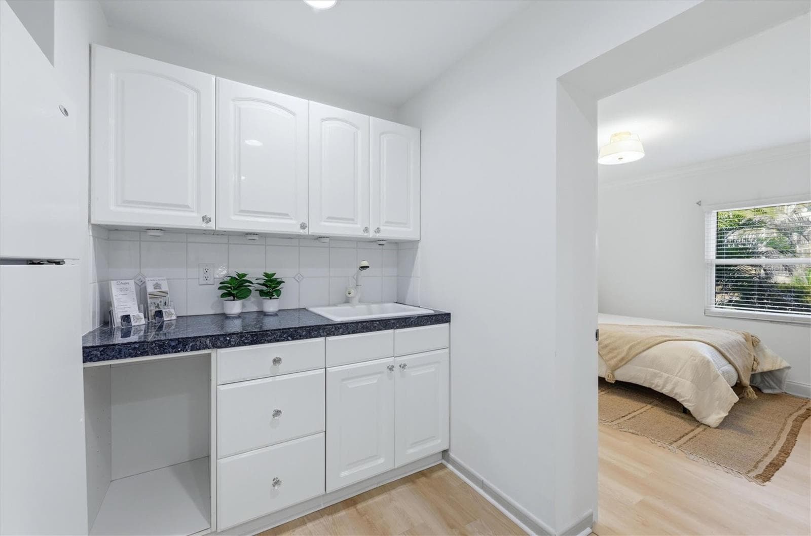Kitchenette in Guest Suite - 7313 STARFISH DR, SARASOTA
