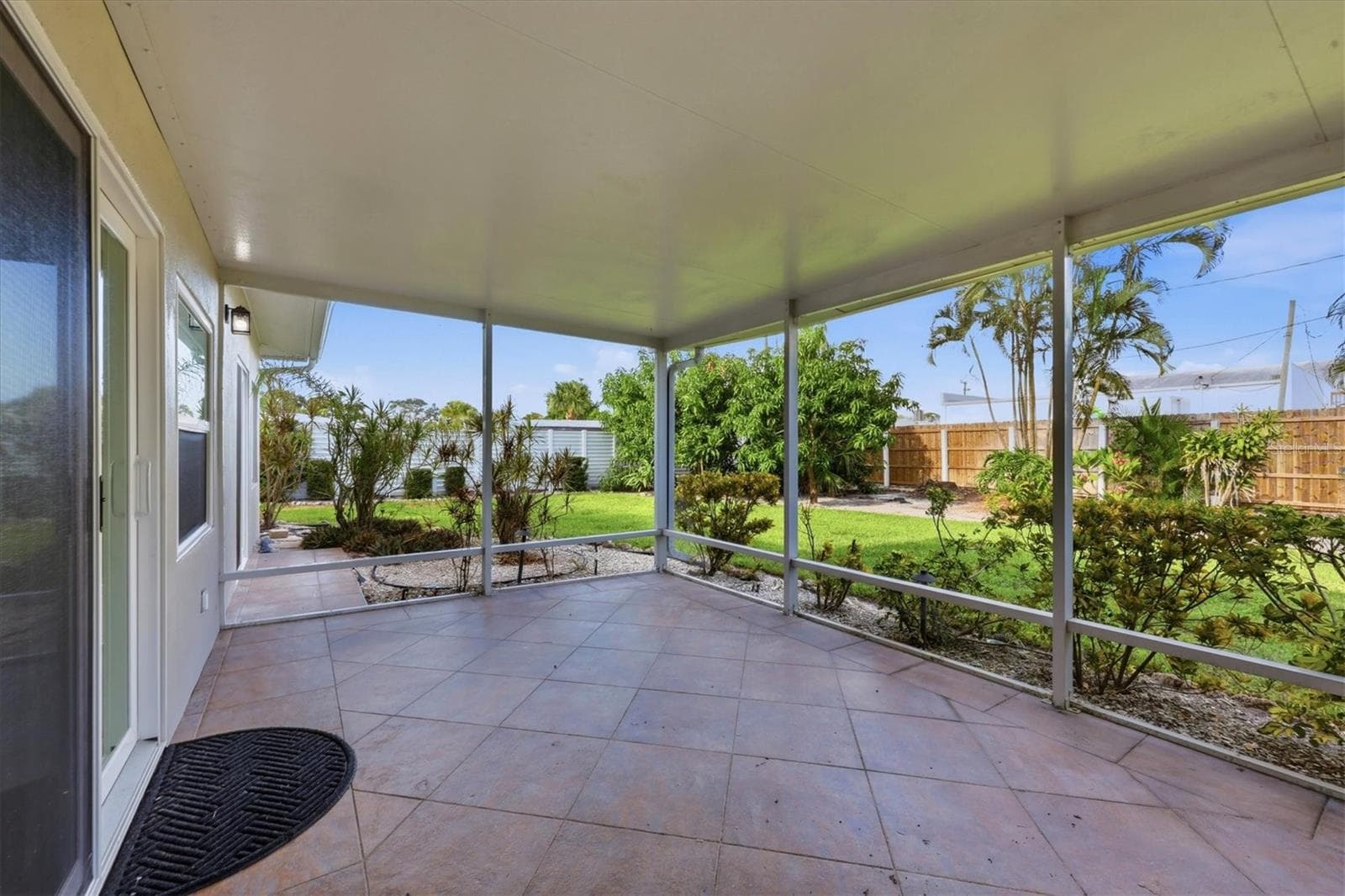 Screened in Lanai - 7313 STARFISH DR, SARASOTA