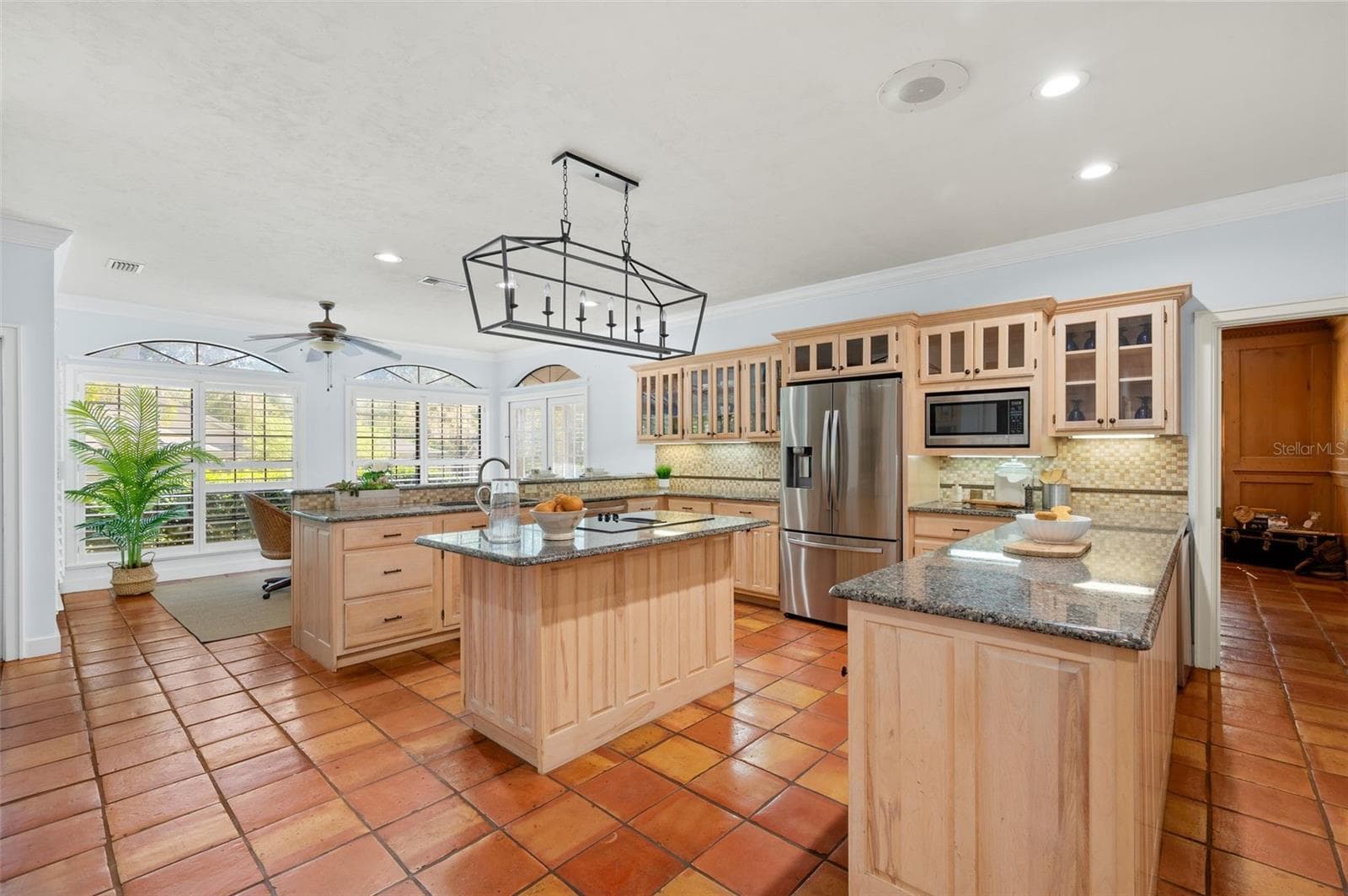 Large kitchen - 8121 SW 45TH LN, GAINESVILLE