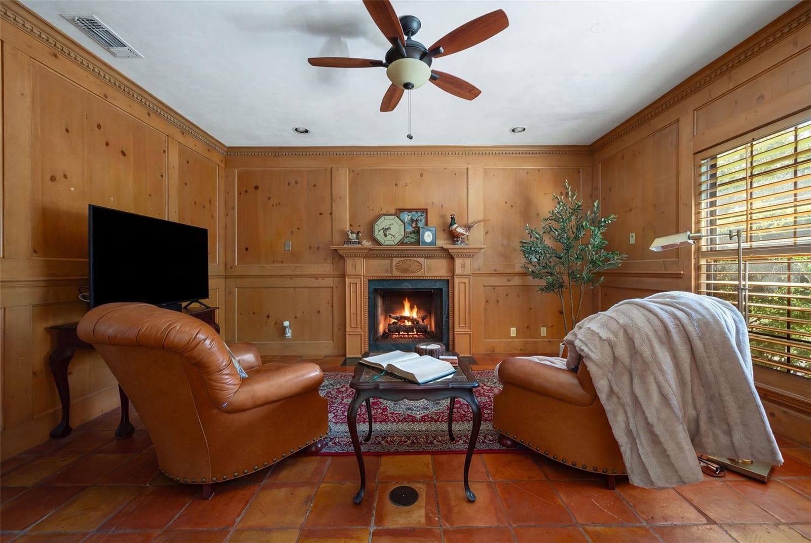 Den - 8121 SW 45TH LN, GAINESVILLE