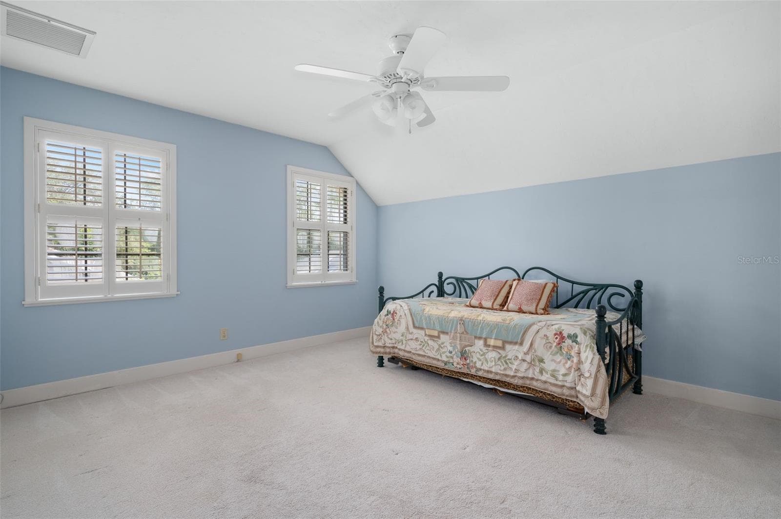Upstairs bedroom #2 - 8121 SW 45TH LN, GAINESVILLE