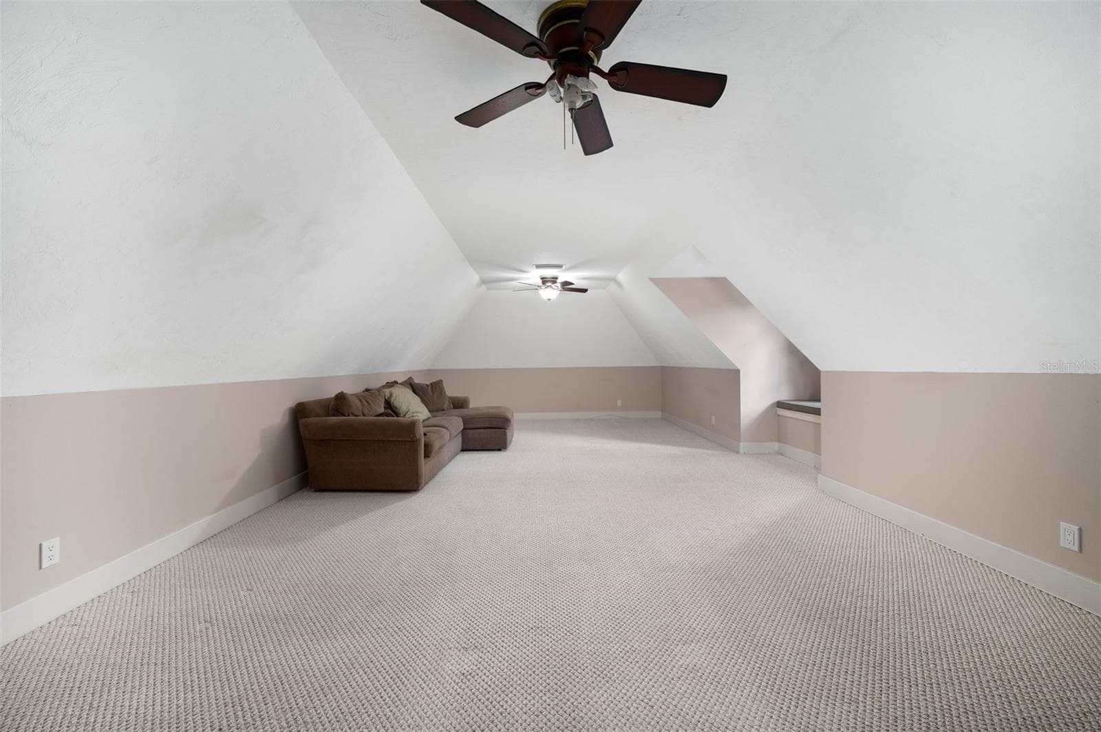 Large bonus room - 8121 SW 45TH LN, GAINESVILLE