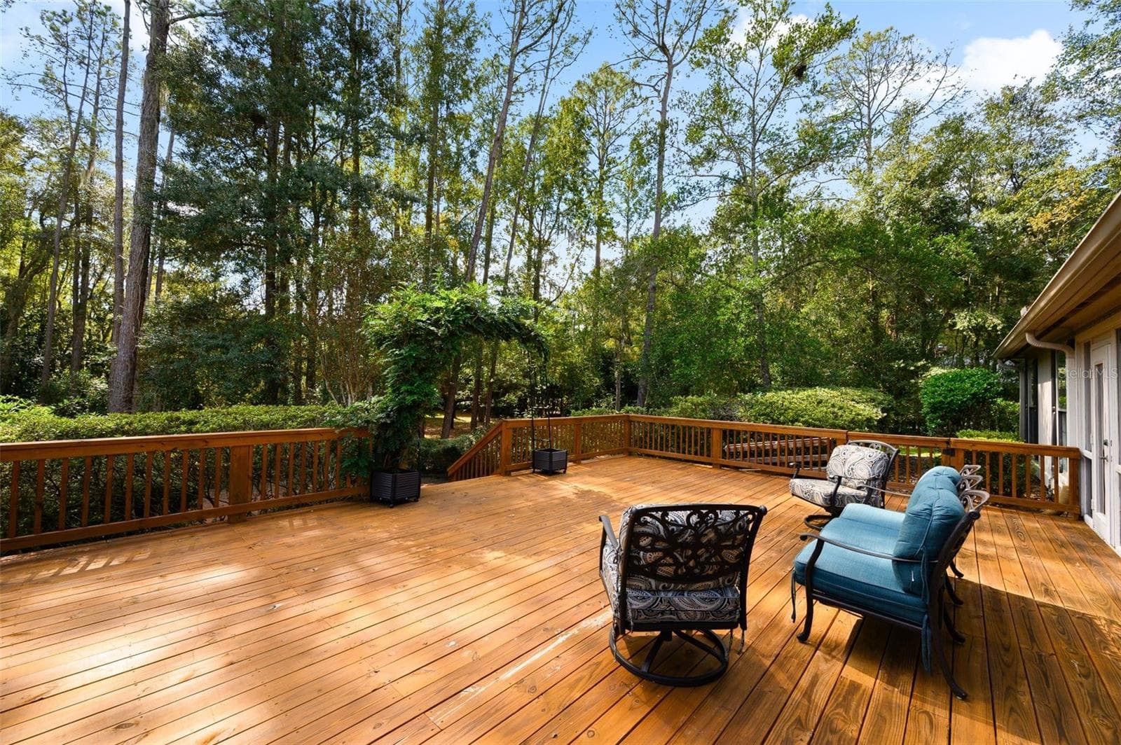 New expansive deck - 8121 SW 45TH LN, GAINESVILLE