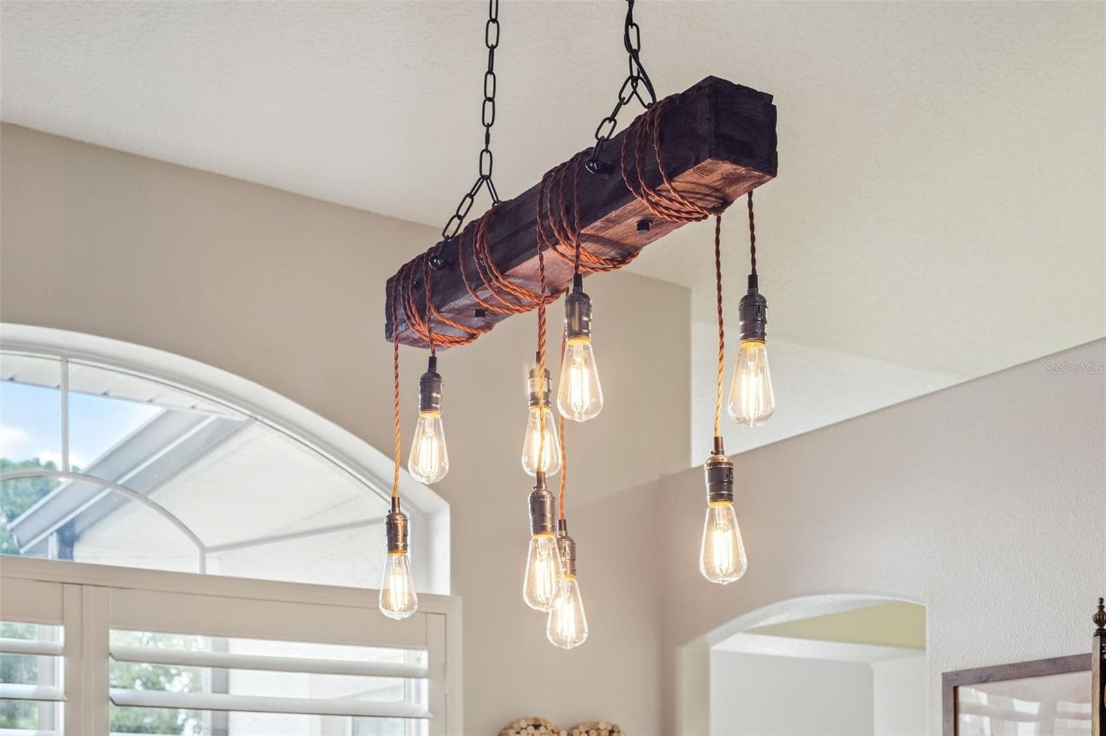 Updated lighting - 21113 EDINBOROUGH PL, LEESBURG