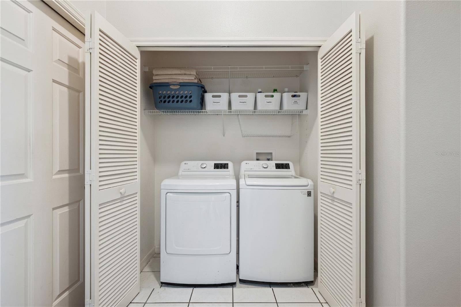 Interior Laundry Closet - 21113 EDINBOROUGH PL, LEESBURG