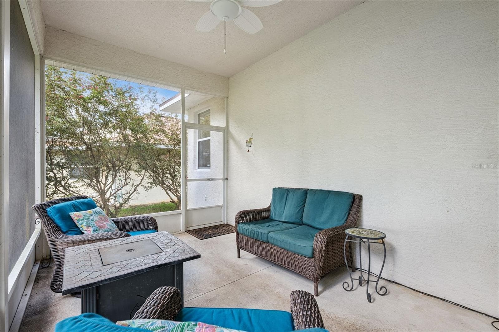 Lanai - 21113 EDINBOROUGH PL, LEESBURG