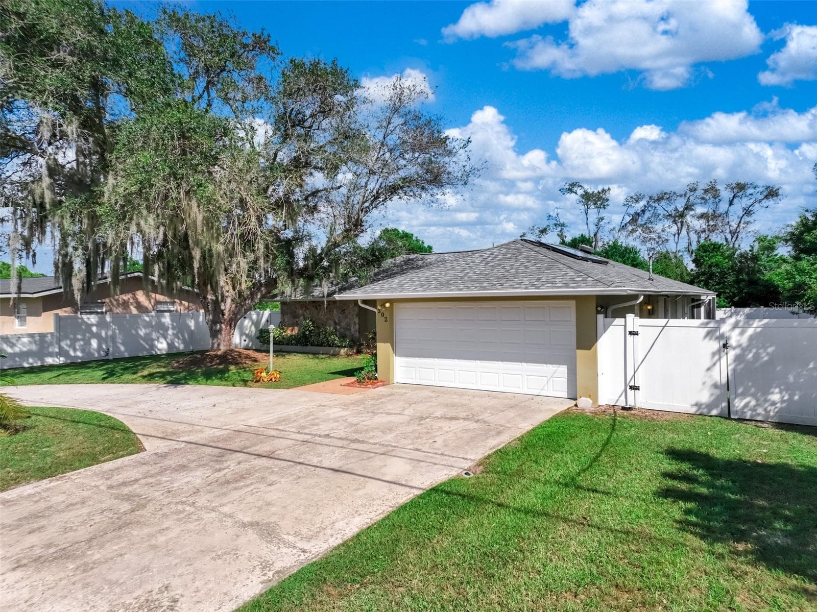 Single Family Residence at 302 LOTUS AVE, SEBRING, photo 6 of 54