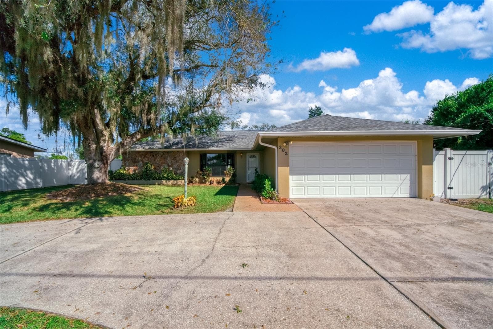 Single Family Residence at 302 LOTUS AVE, SEBRING, photo 7 of 54