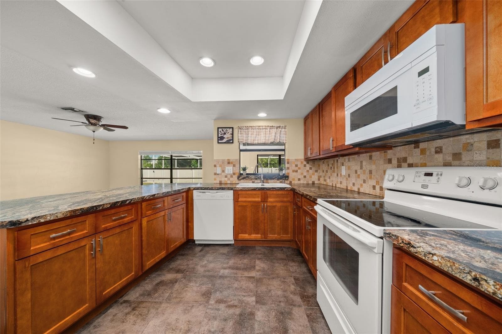 Kitchen - 302 LOTUS AVE, SEBRING