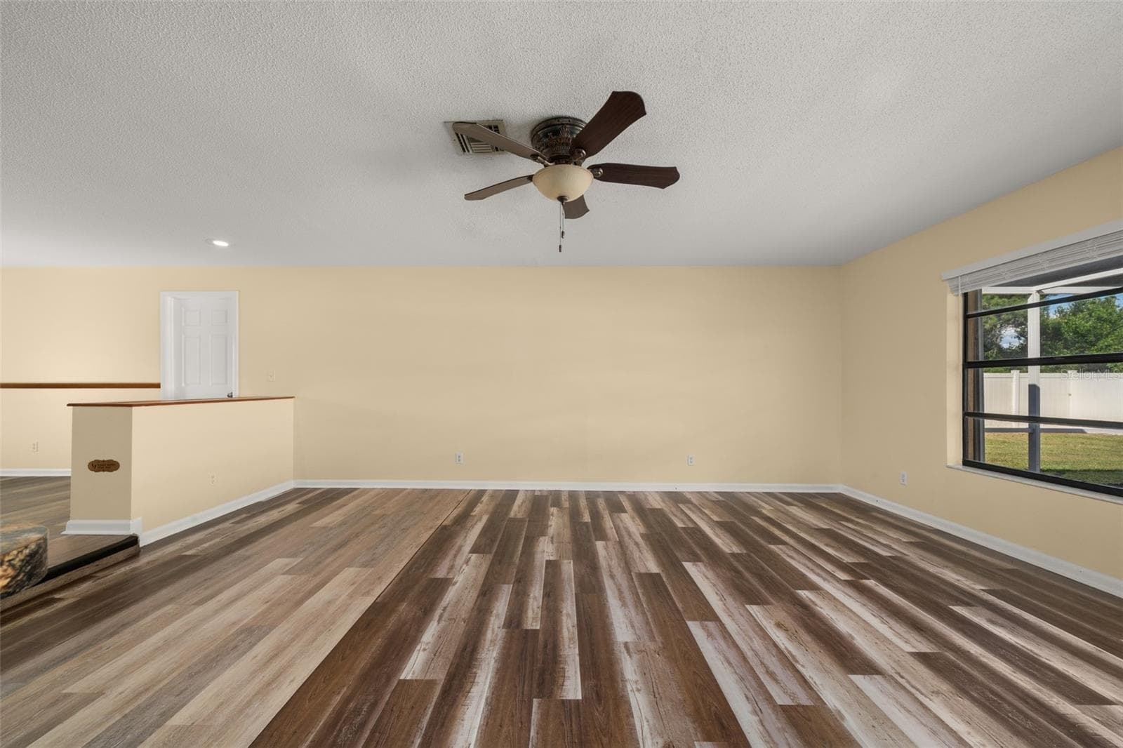 View from Kitchen - 302 LOTUS AVE, SEBRING