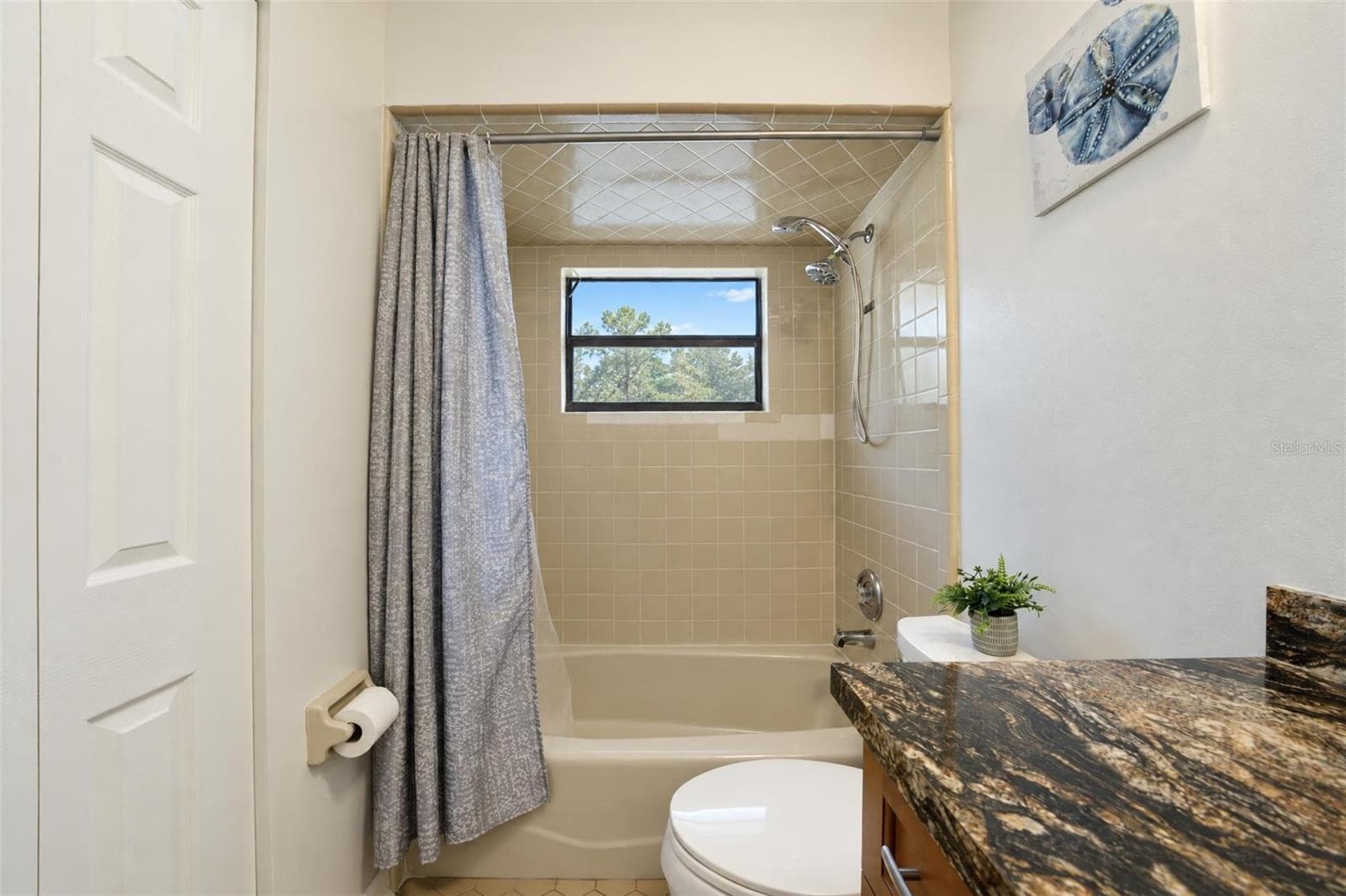 Second Bathroom - 302 LOTUS AVE, SEBRING