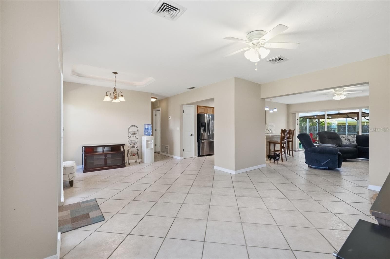 Single Family Residence at 630 DARWIN RD, VENICE, photo 7 of 45