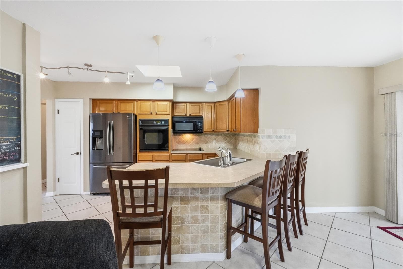 Single Family Residence at 630 DARWIN RD, VENICE, photo 12 of 45