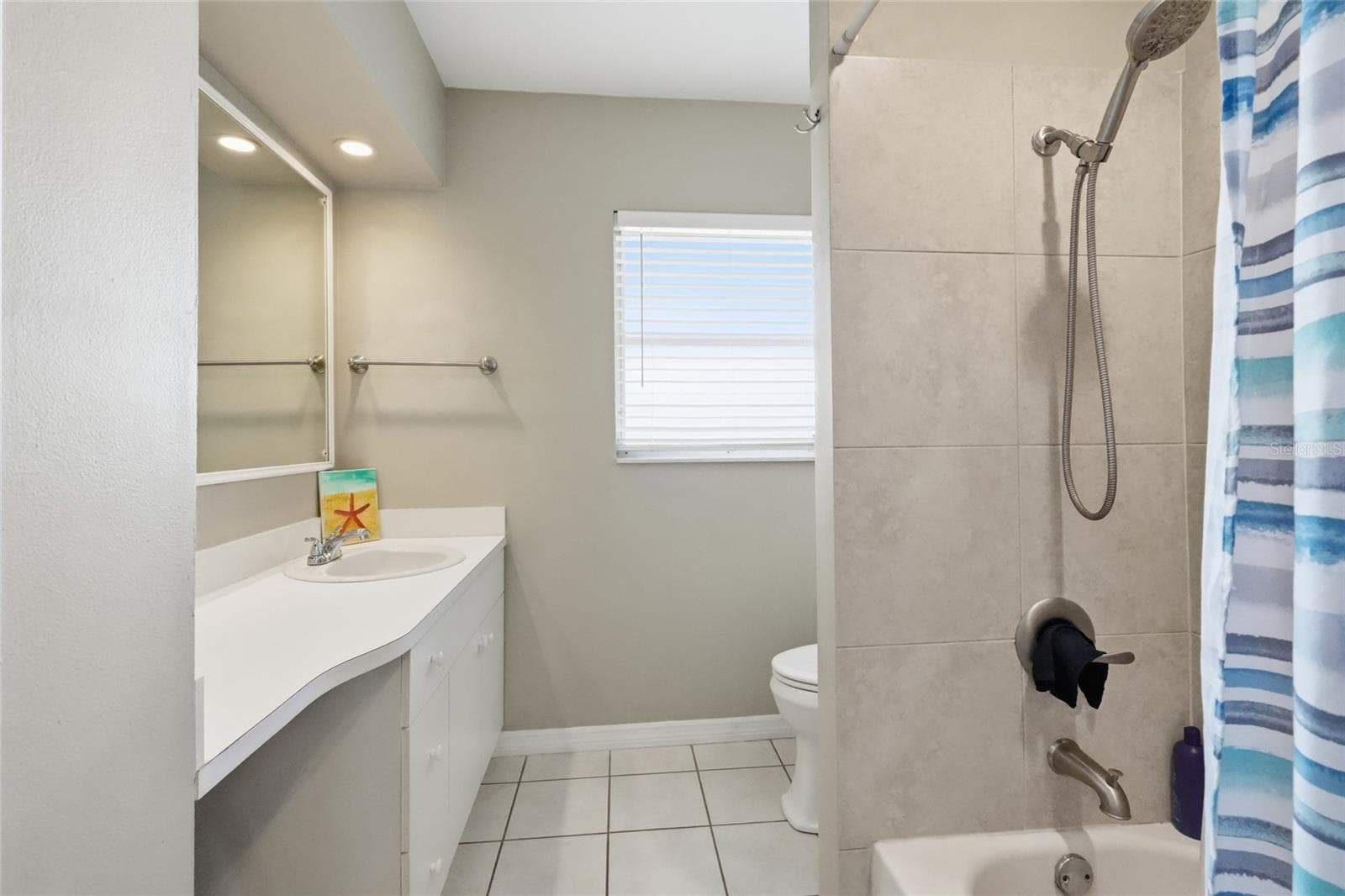 Hall/2nd bathroom - 630 DARWIN RD, VENICE