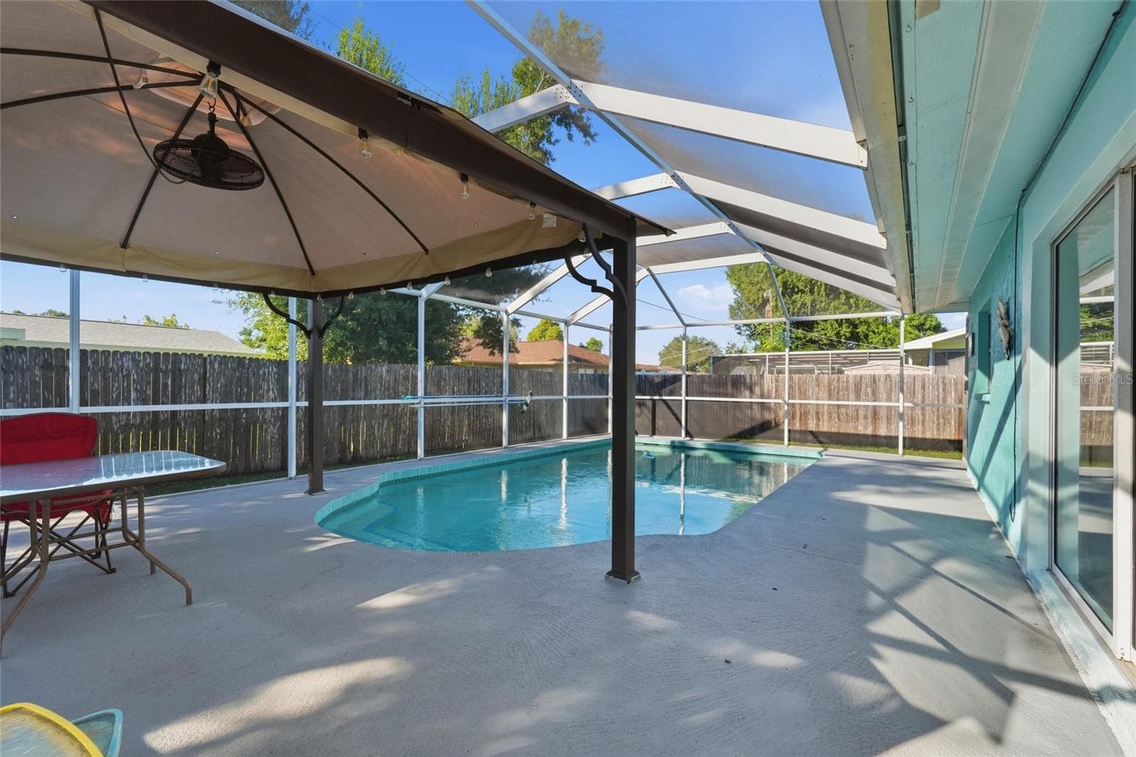 Plenty of space to relax by the pool - 630 DARWIN RD, VENICE