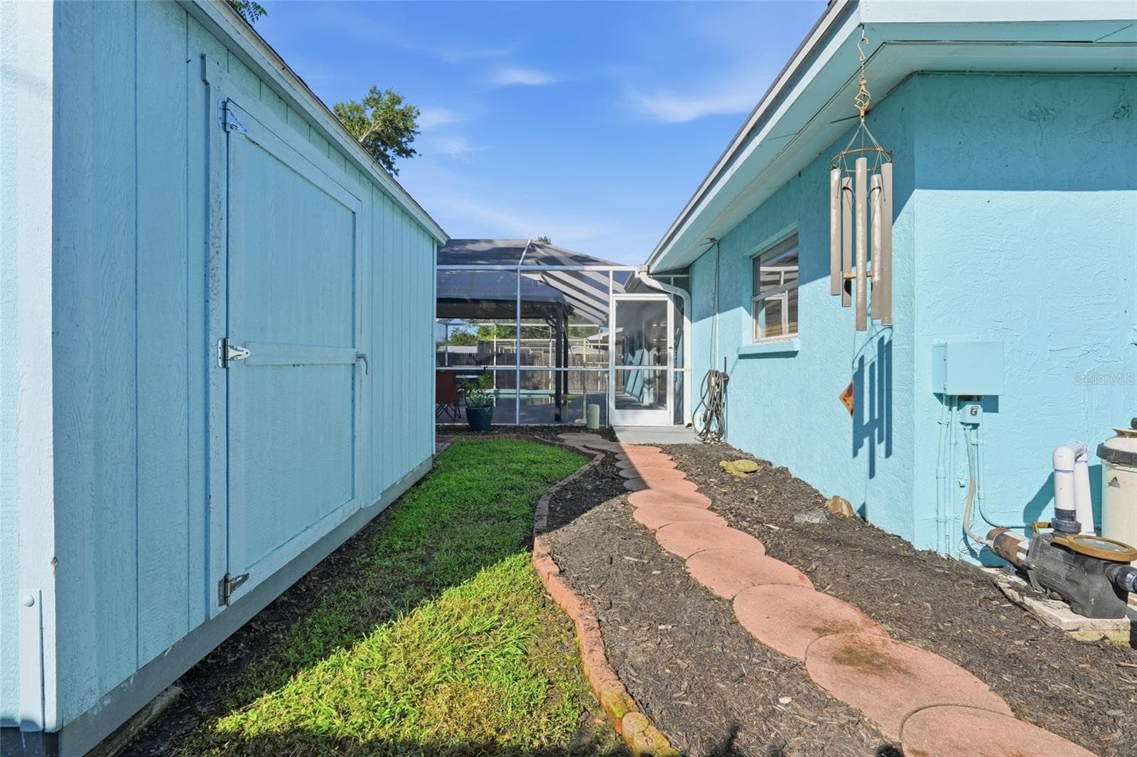 Single Family Residence at 630 DARWIN RD, VENICE, photo 42 of 45