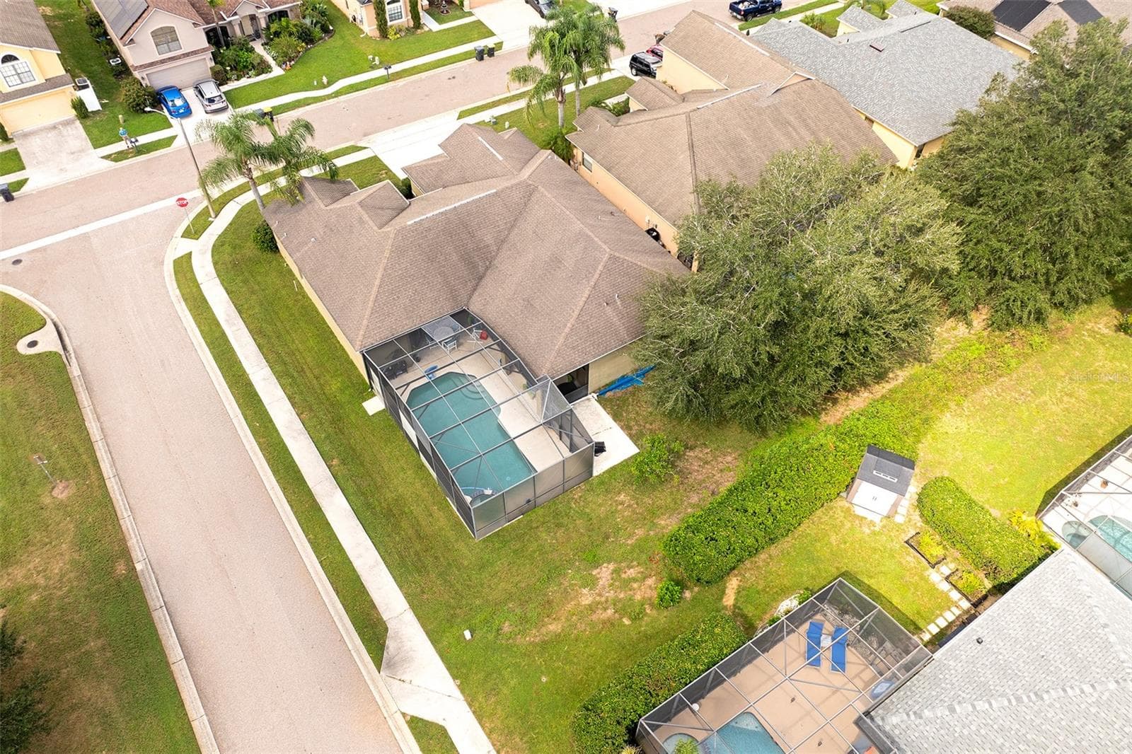 Corner Lot with Pool - 857 COVENTRY RD, DAVENPORT