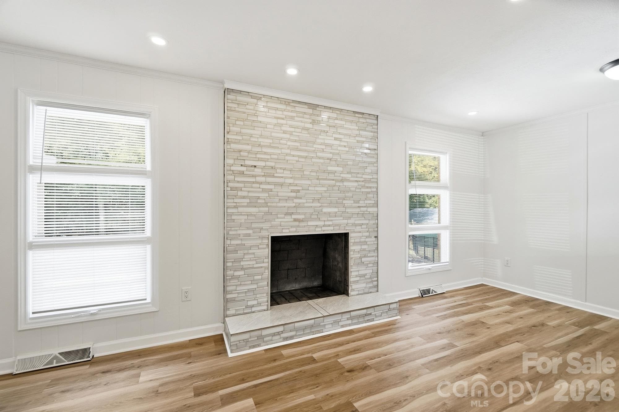 Single Family Residence at 213 Lakeview Drive, Harrisburg, photo 10 of 45