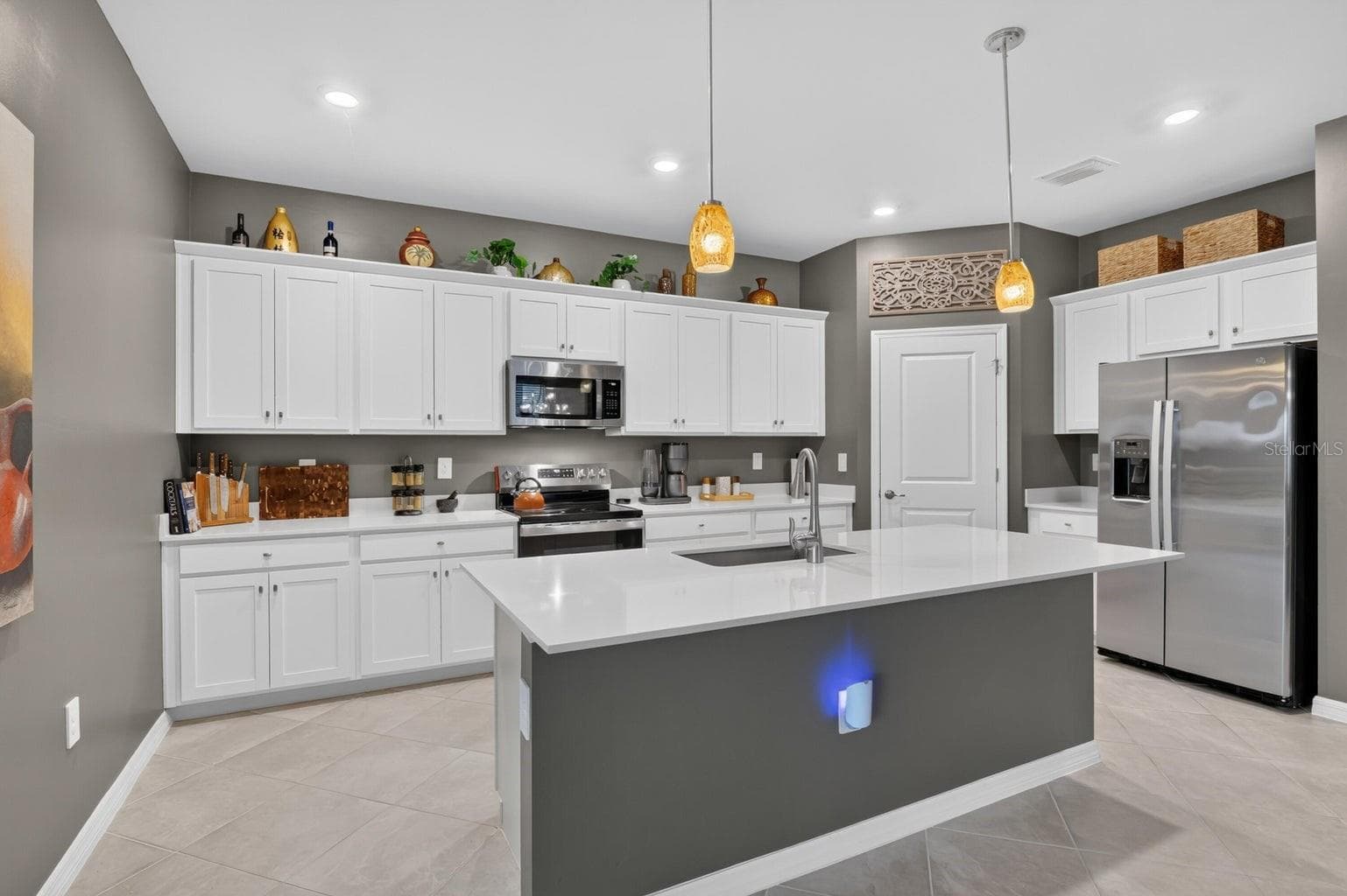 Single Family Residence at 18737 MARLIN KITE LN, NORTH FORT MYERS, photo 5 of 40