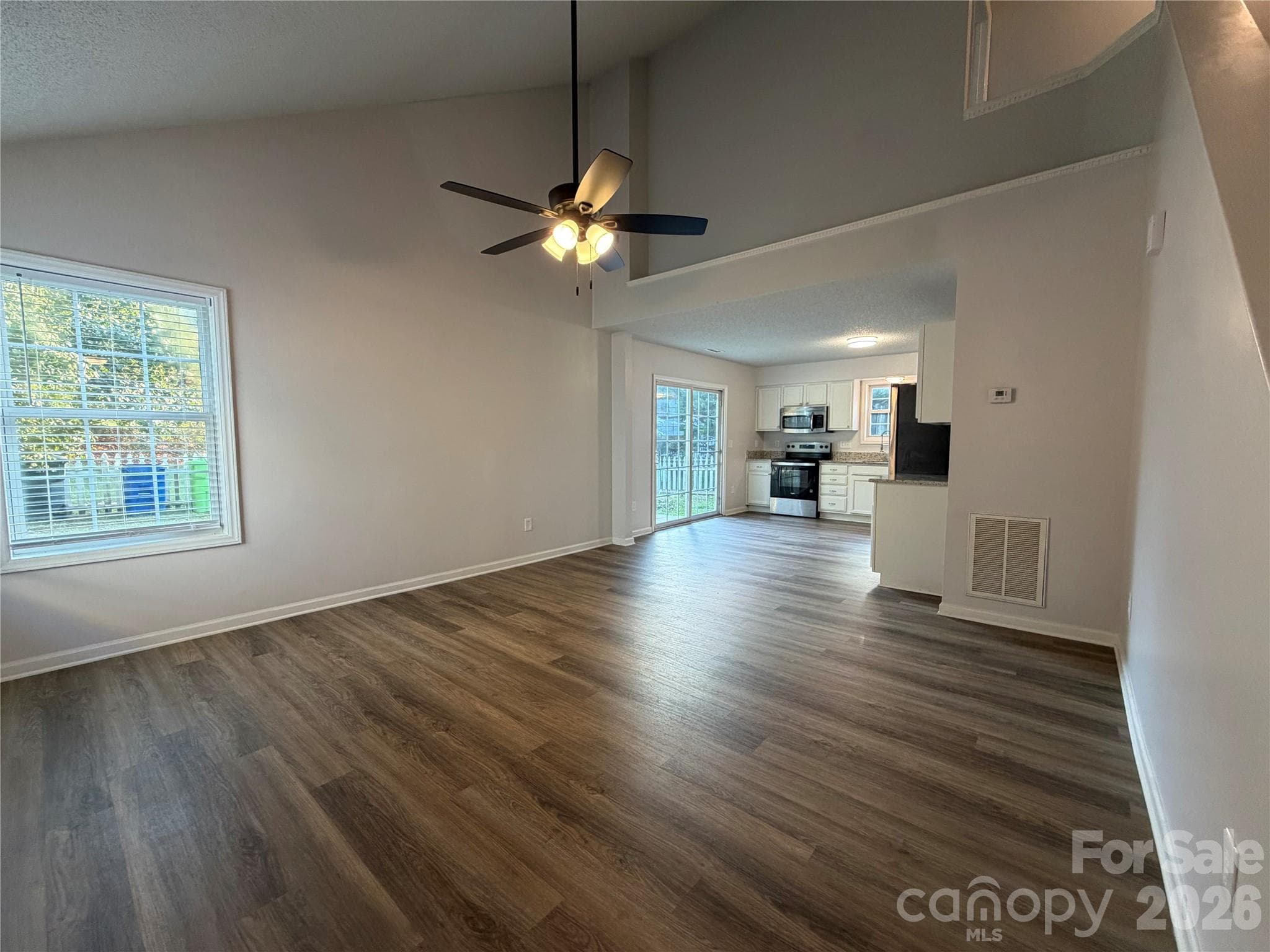 Single Family Residence at 4217 Toccopola Street, Raleigh, photo 10 of 29