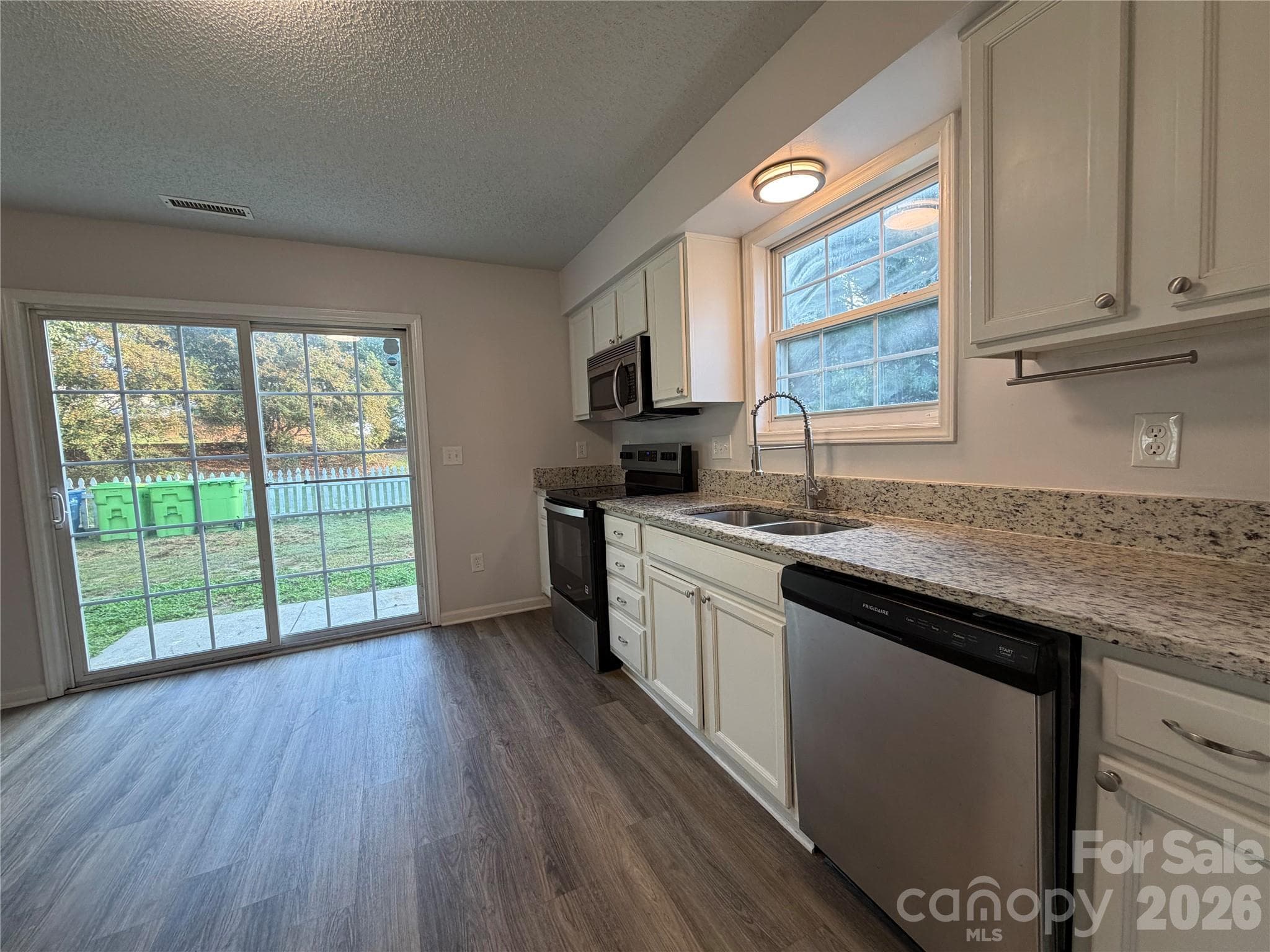 Single Family Residence at 4217 Toccopola Street, Raleigh, photo 13 of 29
