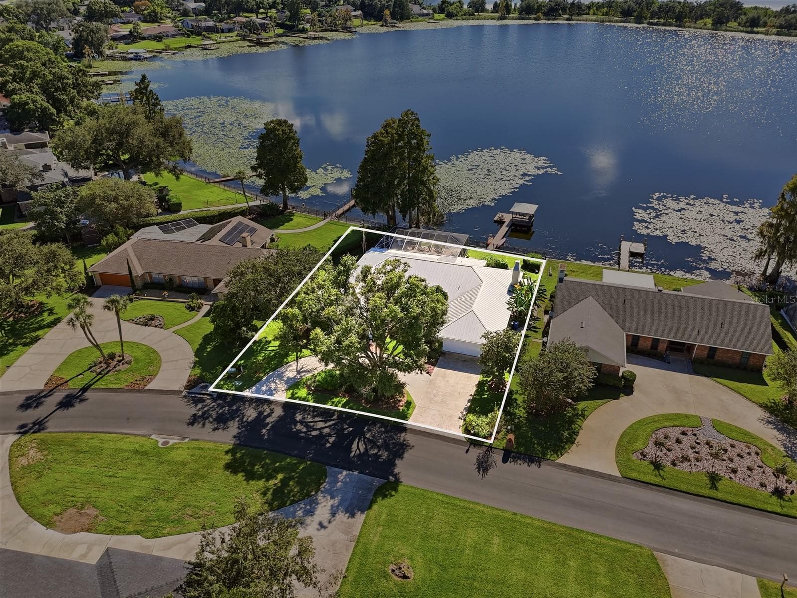 Single Family Residence at 11 LAKE LINK DR SE, WINTER HAVEN, photo 2 of 71