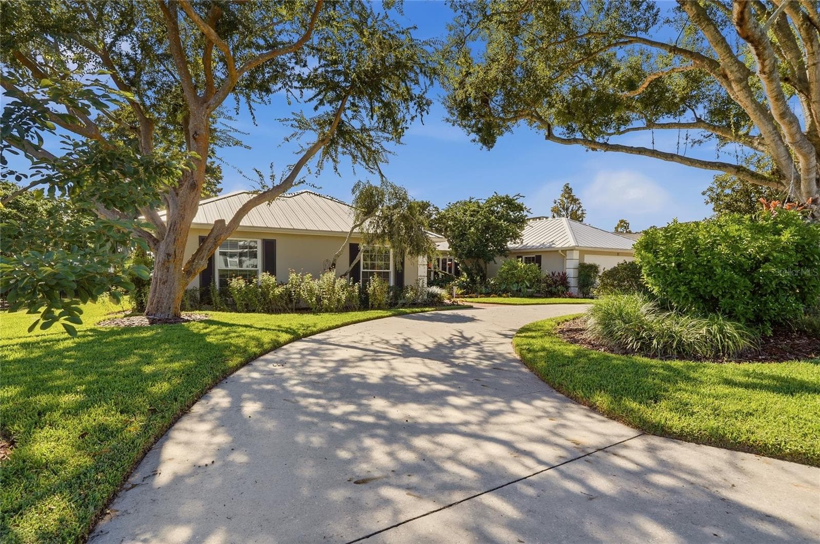Single Family Residence at 11 LAKE LINK DR SE, WINTER HAVEN, photo 5 of 71