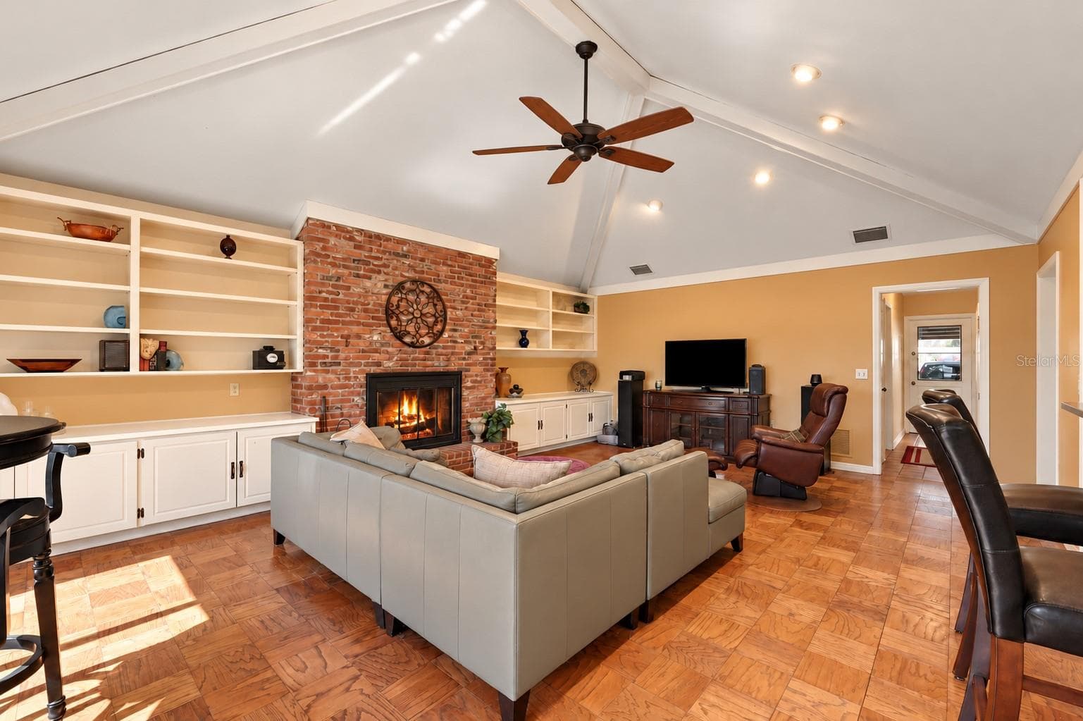 Single Family Residence at 11 LAKE LINK DR SE, WINTER HAVEN, photo 15 of 71