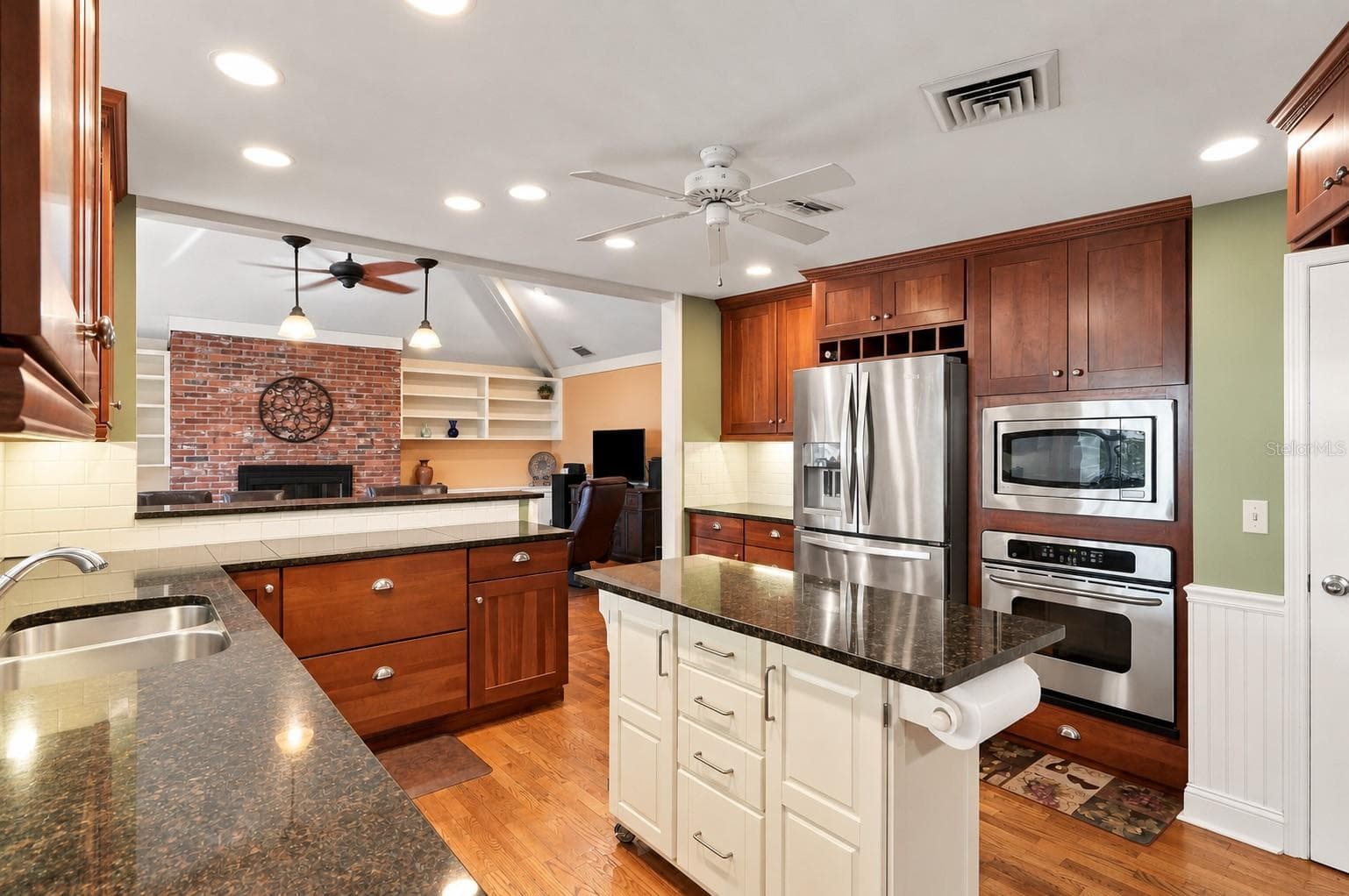 Single Family Residence at 11 LAKE LINK DR SE, WINTER HAVEN, photo 19 of 71