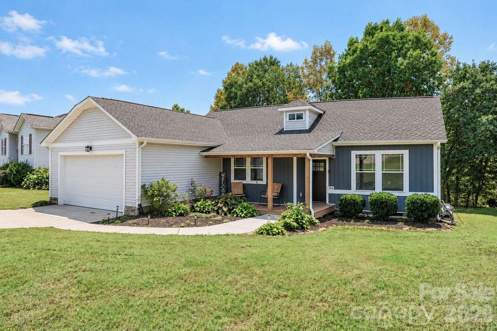 Single Family Residence at 1544 Farmington Hills Drive, Conover, photo 2 of 48
