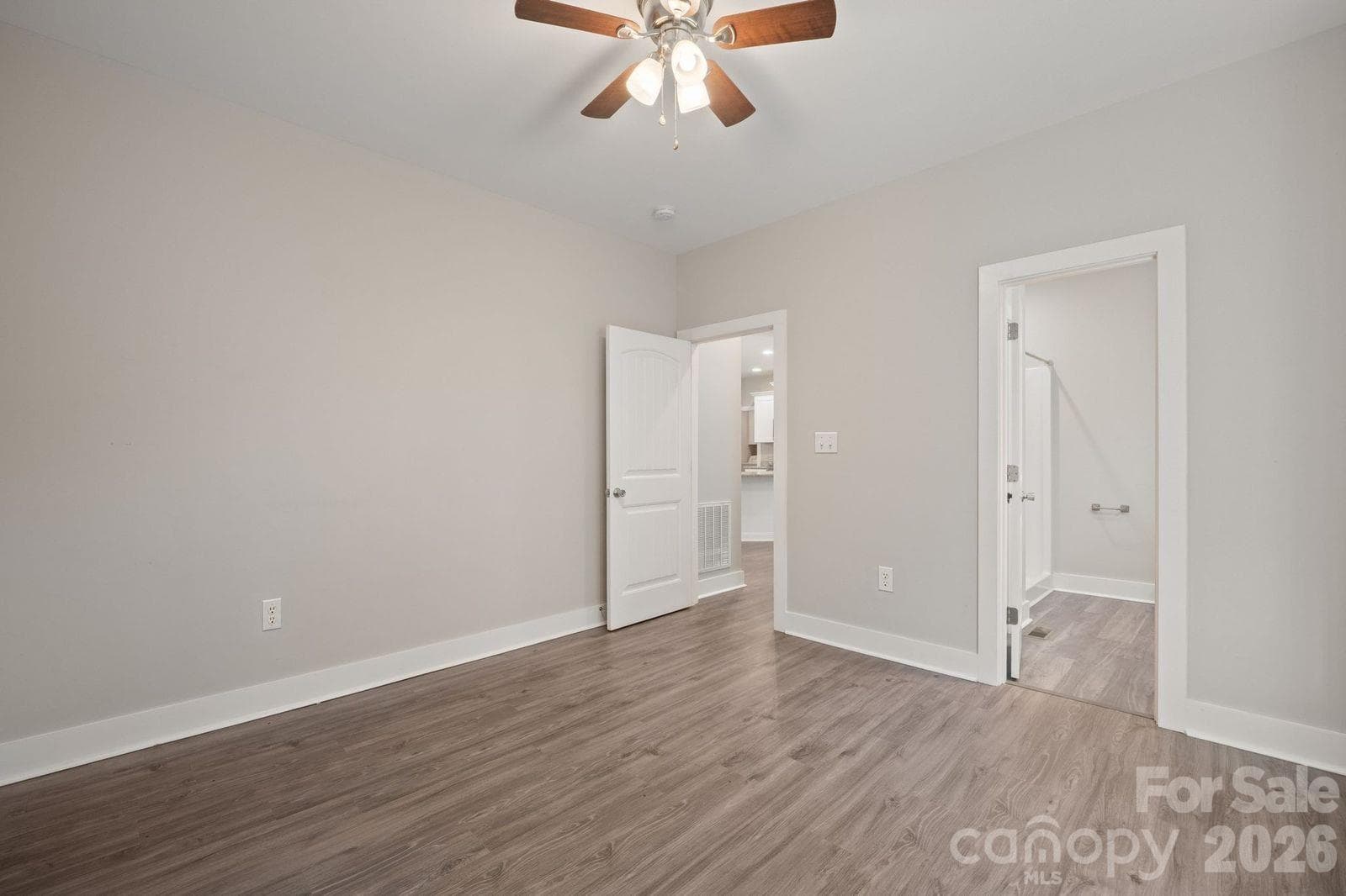 Third Bedroom w/En Suite Bath - 1544 Farmington Hills Drive, Conover