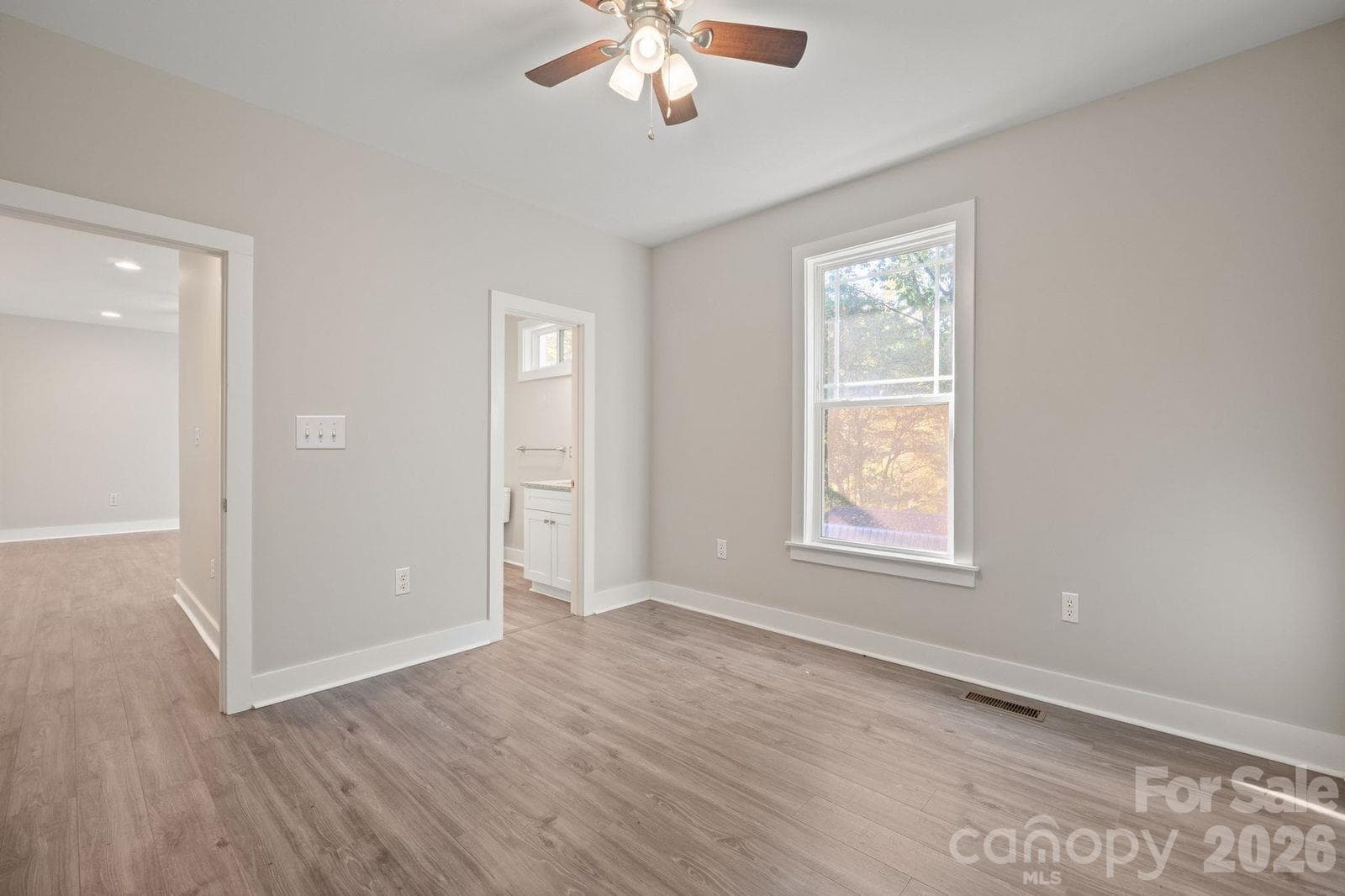 Third Bedroom w/En Suite Bath - 1544 Farmington Hills Drive, Conover