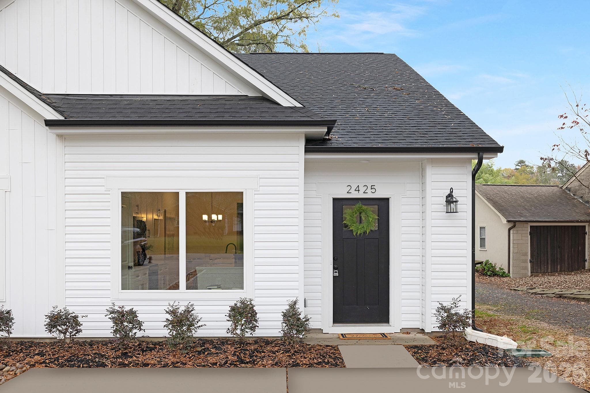Townhouse at 2425 Toddville Road, Charlotte, photo 3 of 25