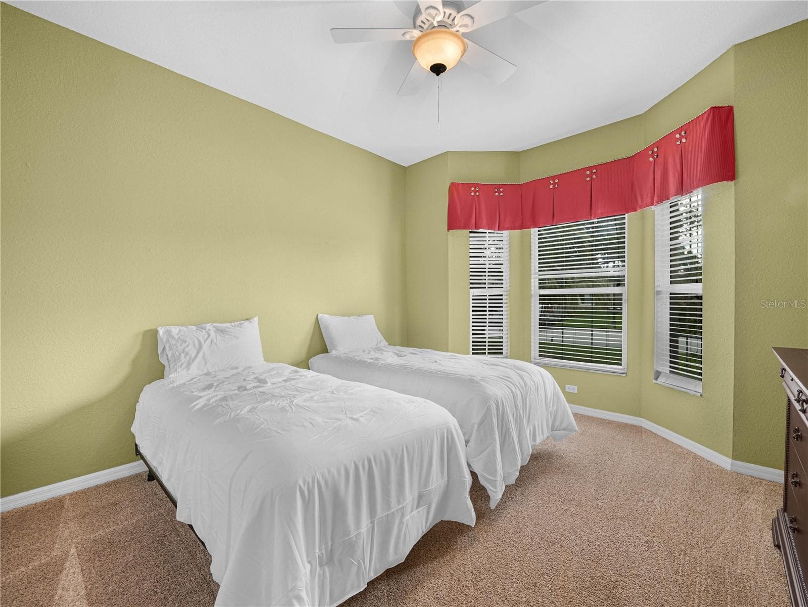 Bedroom 2- on the front of the home - 5385 HOGAN LN, WINTER HAVEN