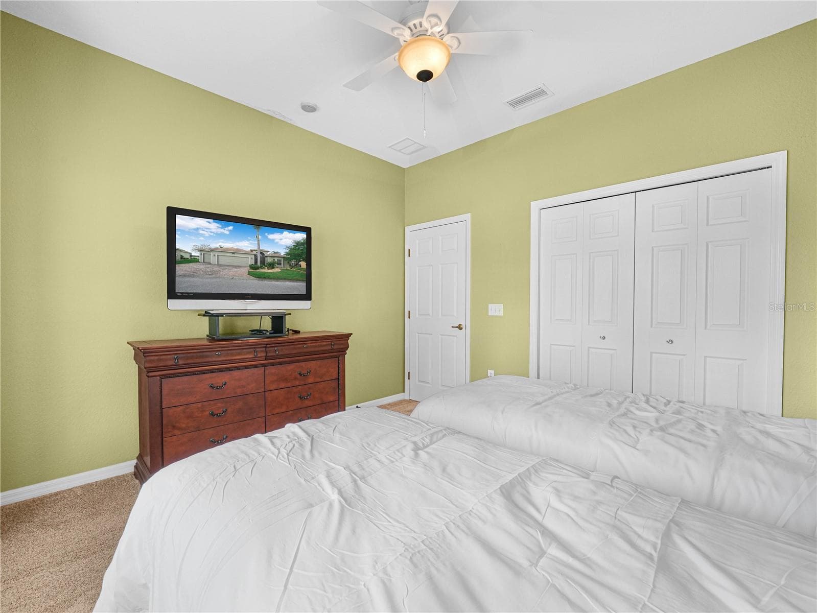 Bedroom 2 with Built in Closet - 5385 HOGAN LN, WINTER HAVEN