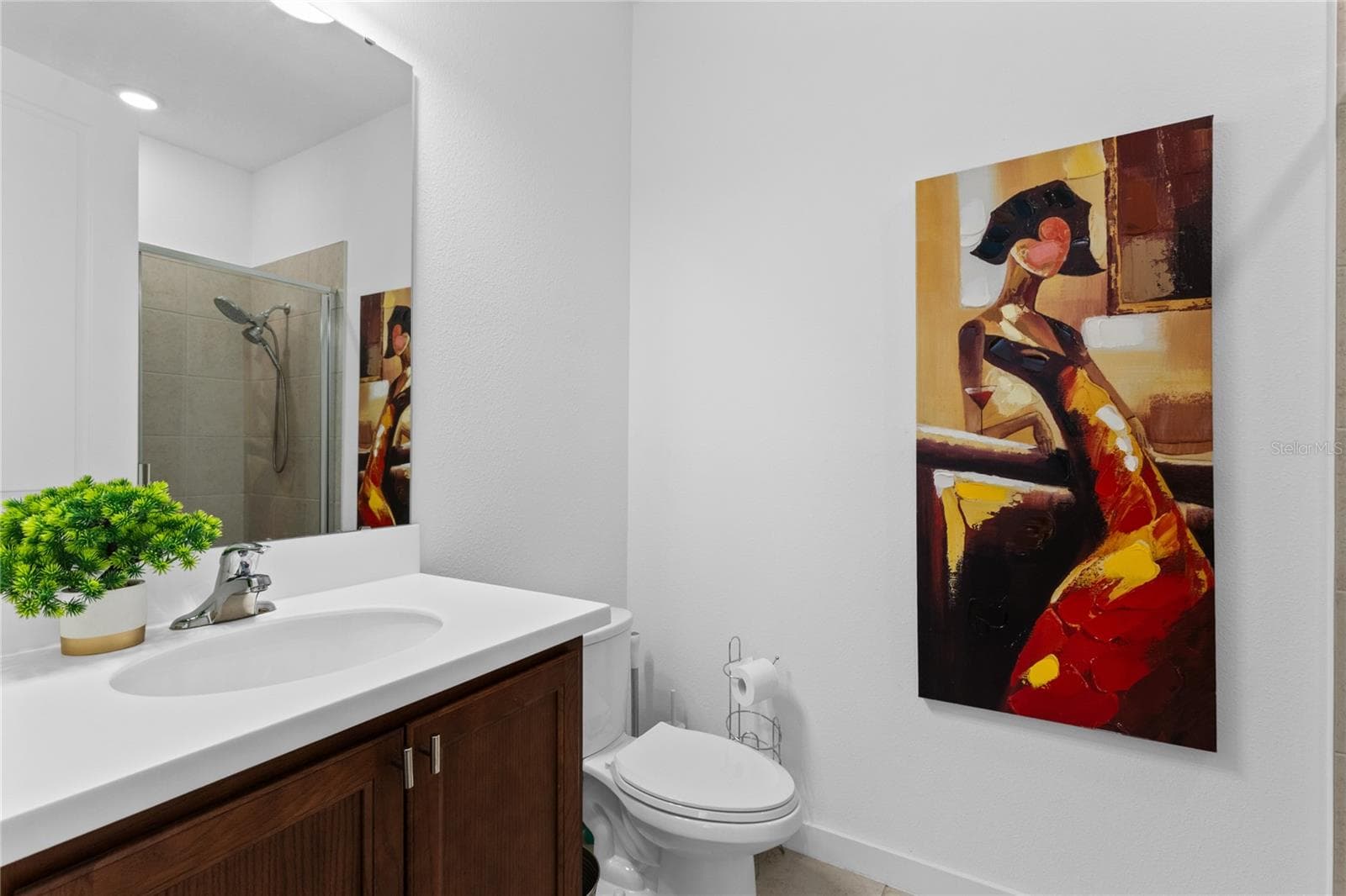 1st floor, full bath. - 12923 GABOR AVE, ORLANDO