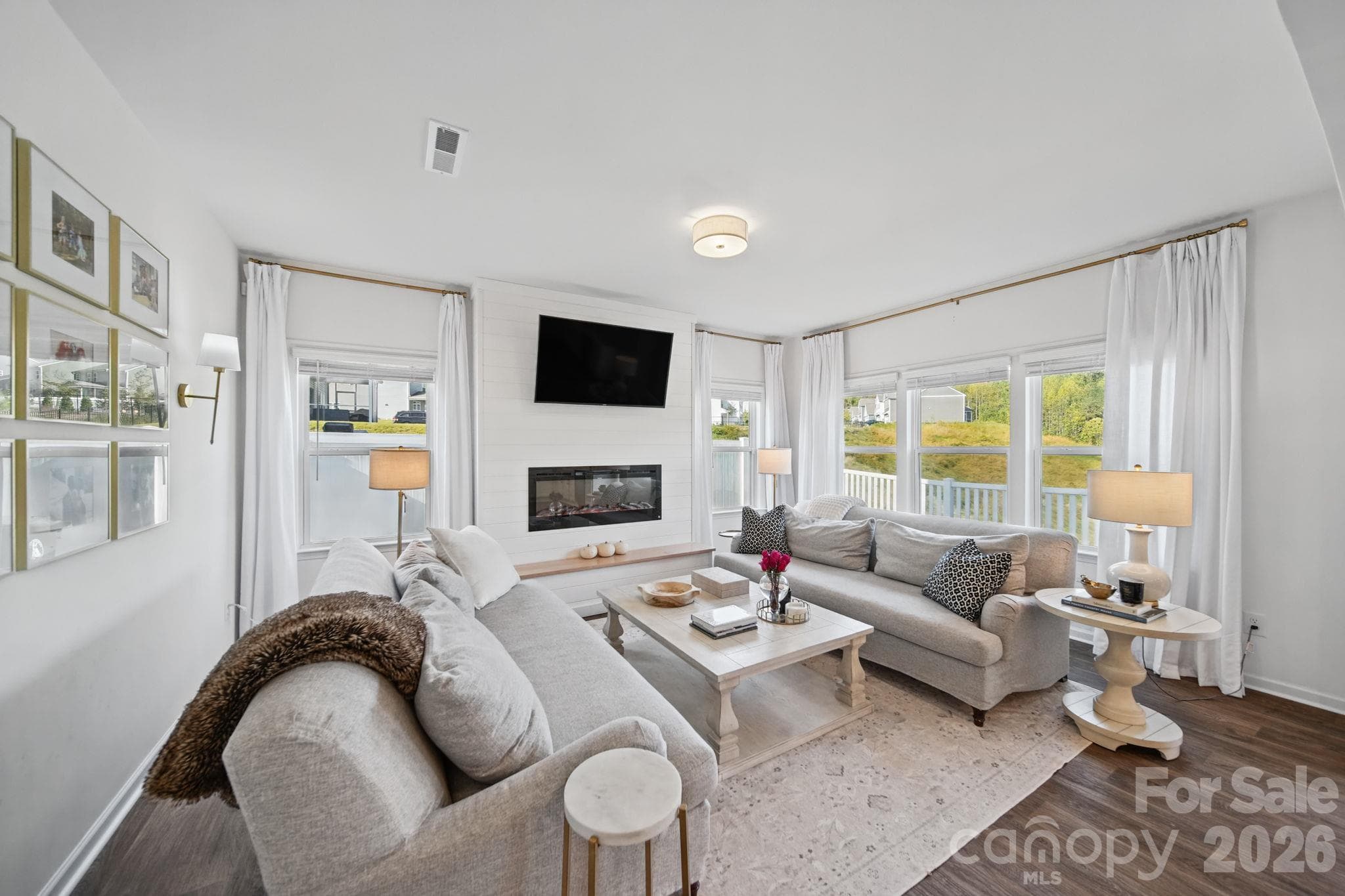 Single Family Residence at 1112 Alyssa Oaks Drive, Lowell, photo 15 of 44