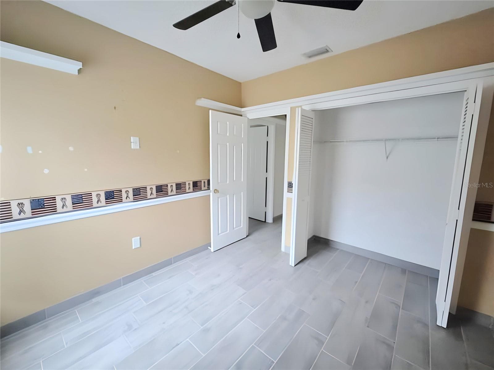 Single Family Residence at 902 GREENBELT CIR, BRANDON, photo 46 of 68