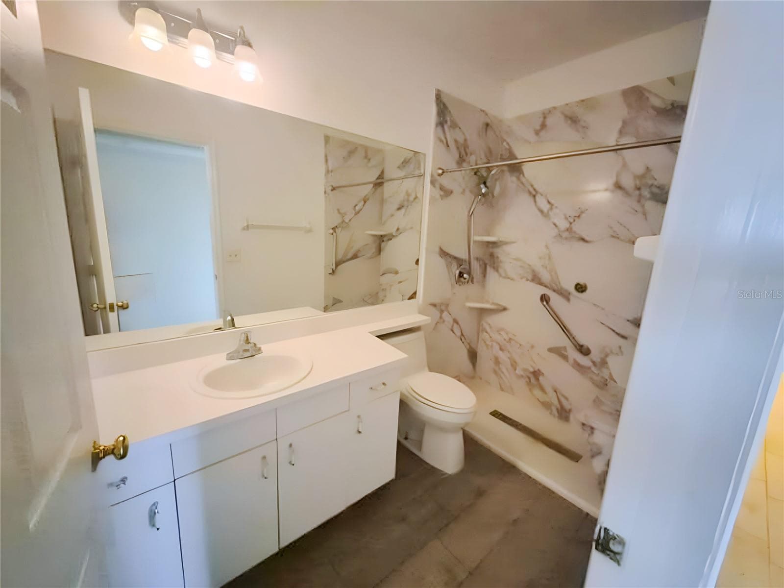 Single Family Residence at 902 GREENBELT CIR, BRANDON, photo 50 of 68