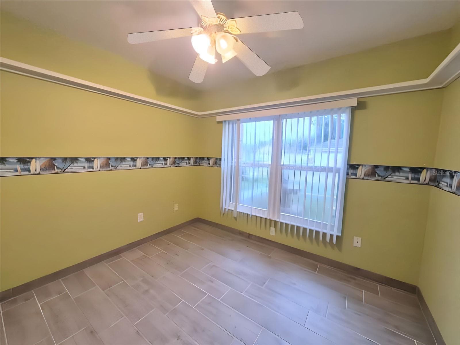 Single Family Residence at 902 GREENBELT CIR, BRANDON, photo 18 of 68