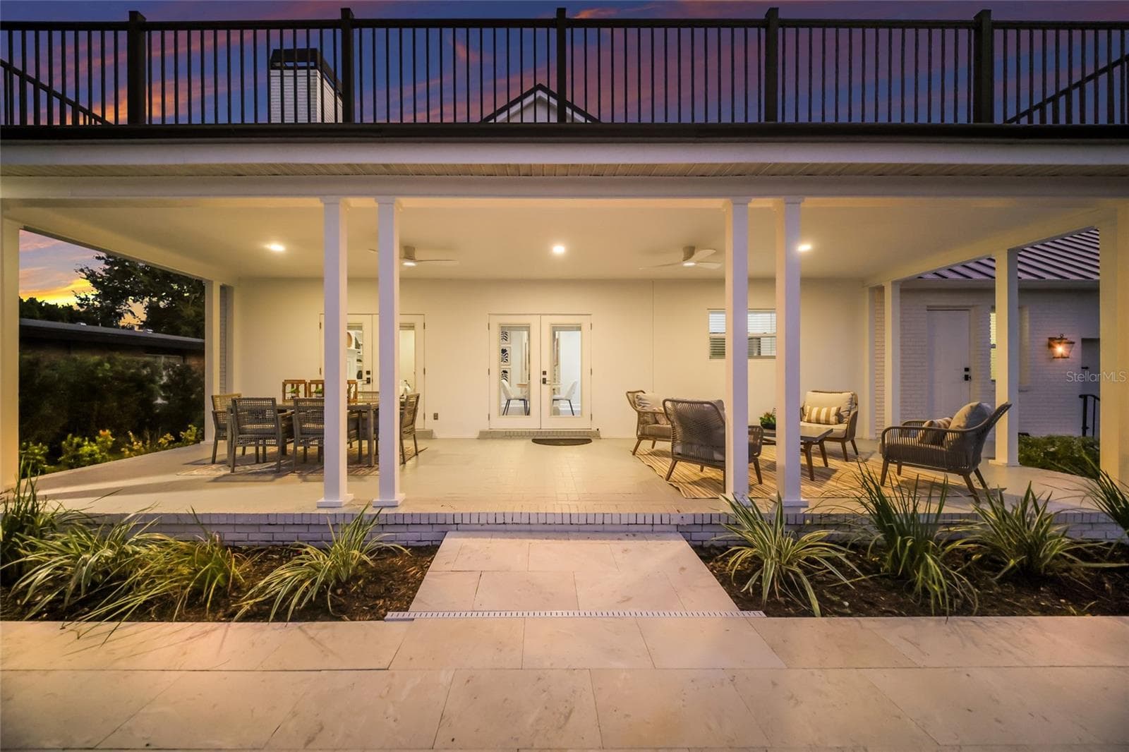 Back porch perfect for entertaining or relaxing - 5060 18TH AVE W, BRADENTON
