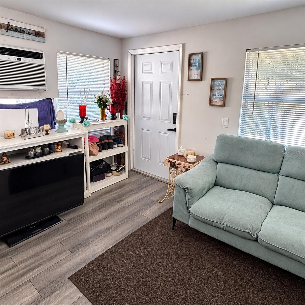 Entrance - Living Room - 17930 SW 104TH AVE, MIAMI
