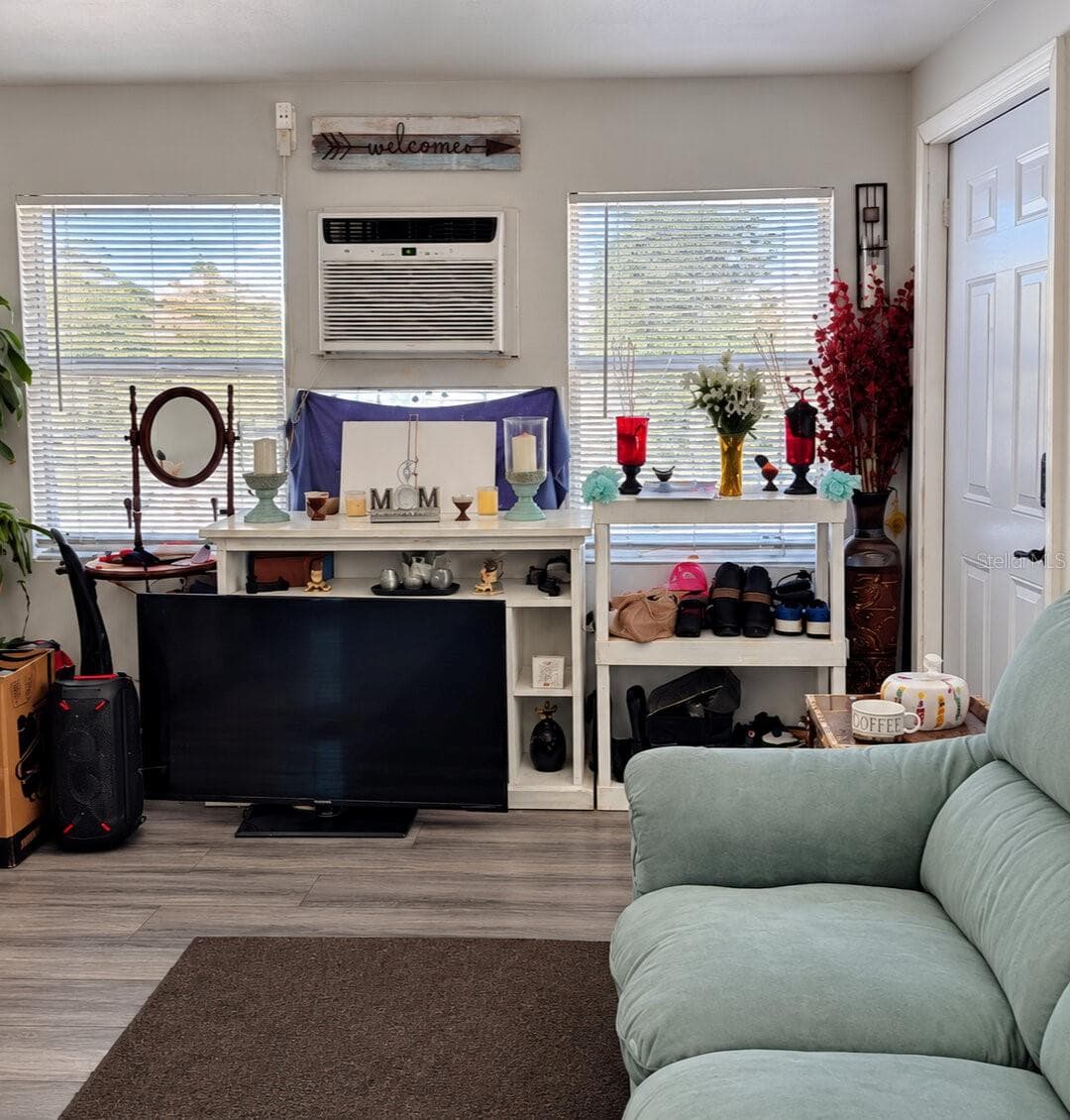 Living Room - 17930 SW 104TH AVE, MIAMI