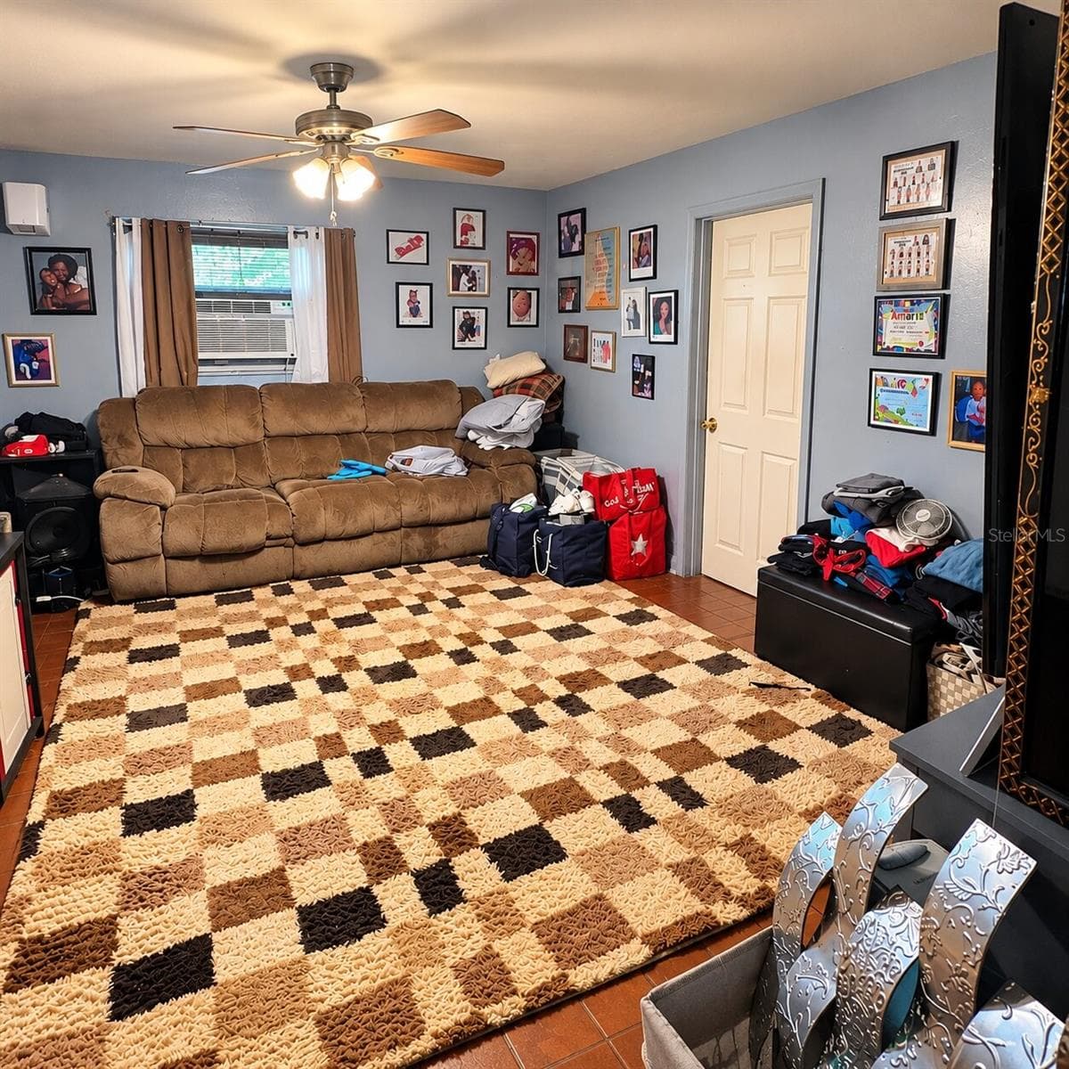 Family Room - 17930 SW 104TH AVE, MIAMI