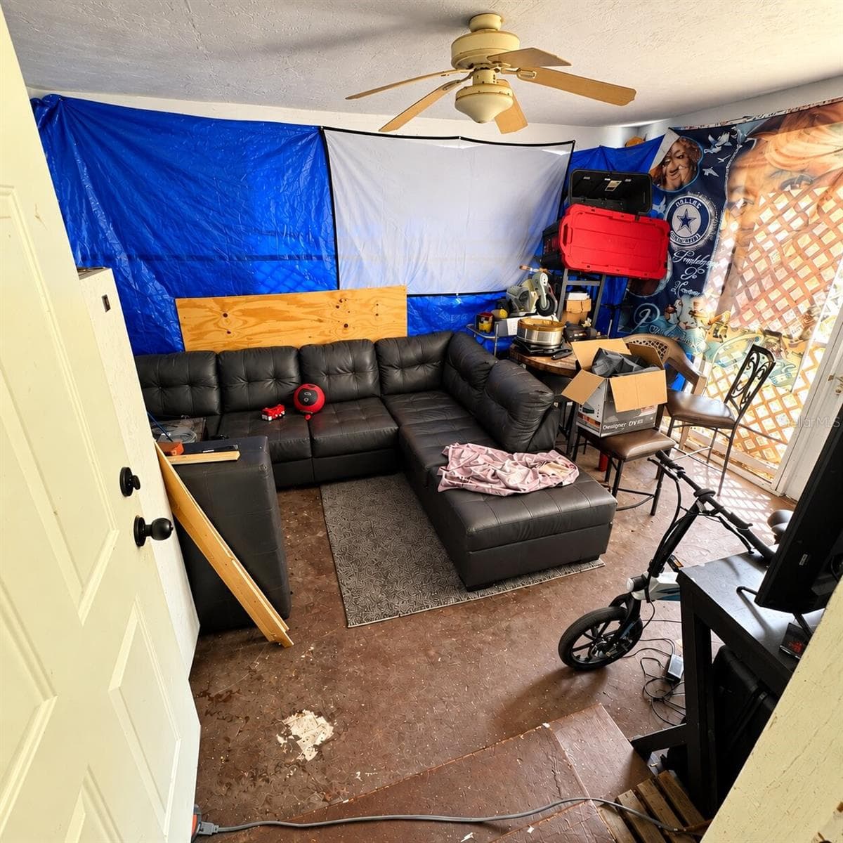 Enclosed Patio - 17930 SW 104TH AVE, MIAMI