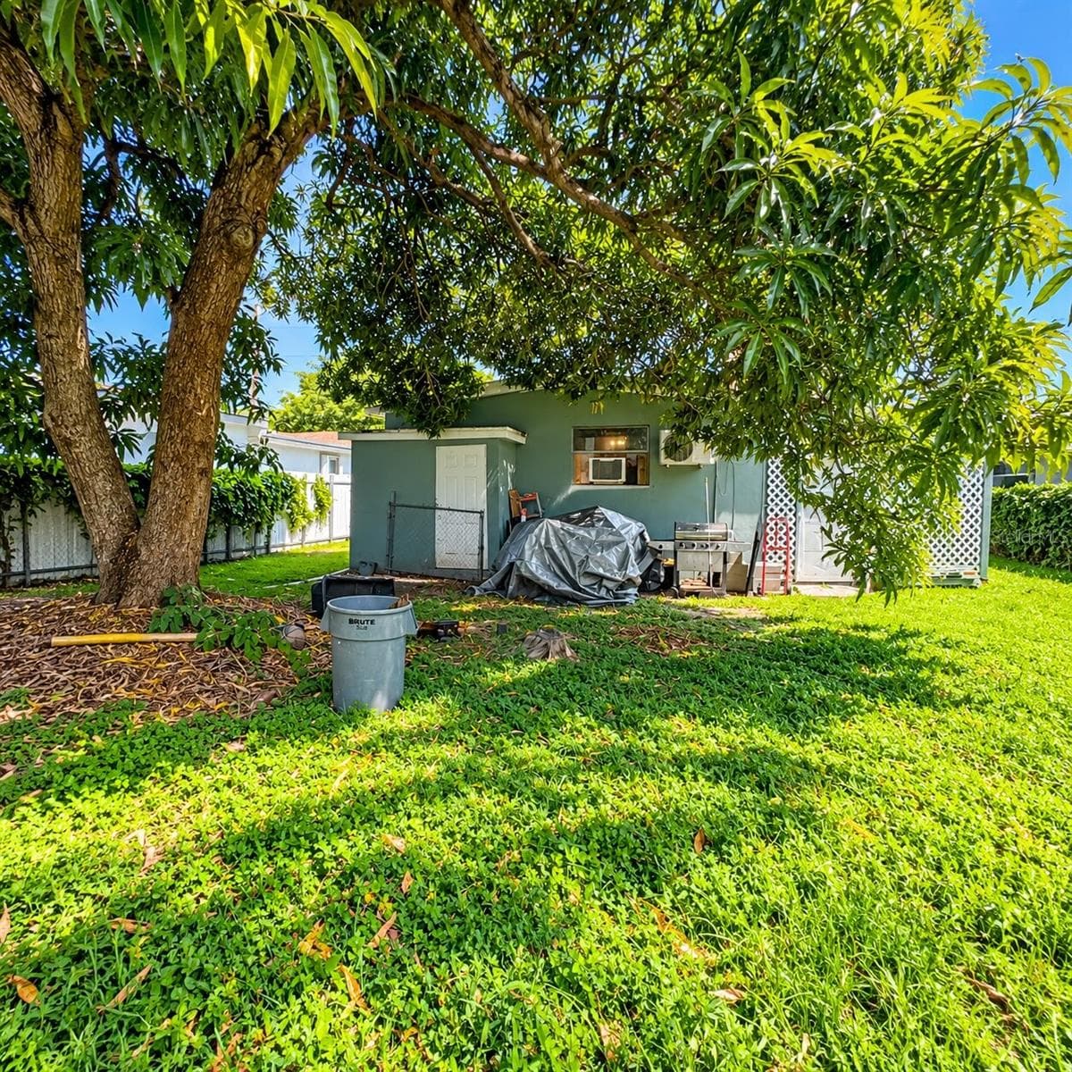 Backyard - 17930 SW 104TH AVE, MIAMI