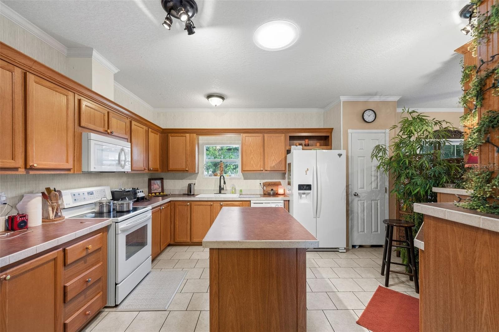 Manufactured Home at 12816 NW 150TH RD, ALACHUA, photo 8 of 13
