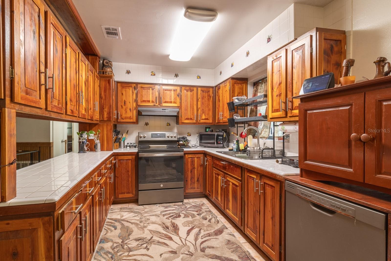 Single Family Residence at 863 SE DEFENDER DR, LAKE CITY, photo 11 of 31