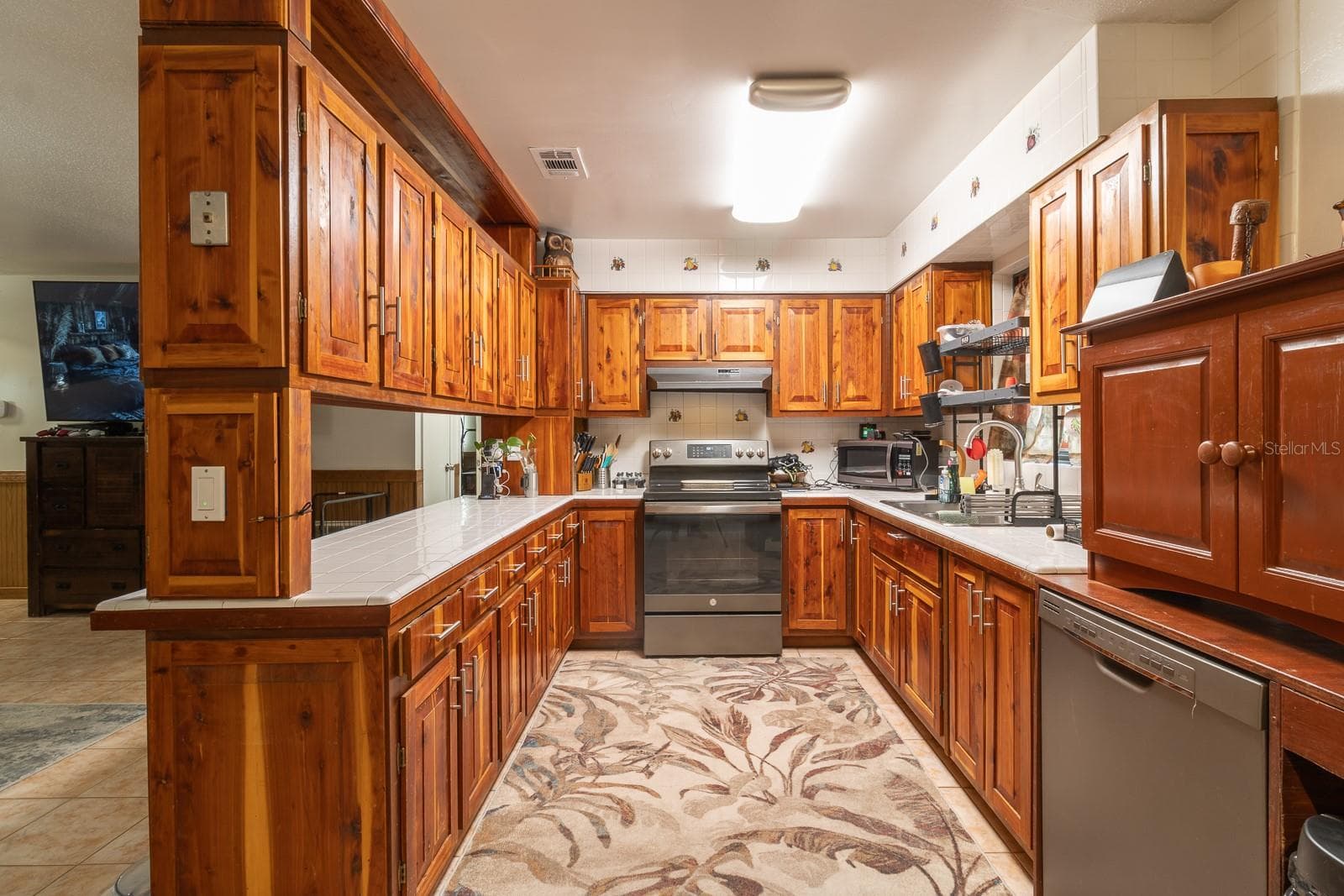 Single Family Residence at 863 SE DEFENDER DR, LAKE CITY, photo 12 of 31